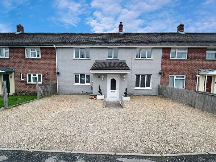 3 Bedroom Terraced House For Sale In Queens Road, Sherborne, DT9