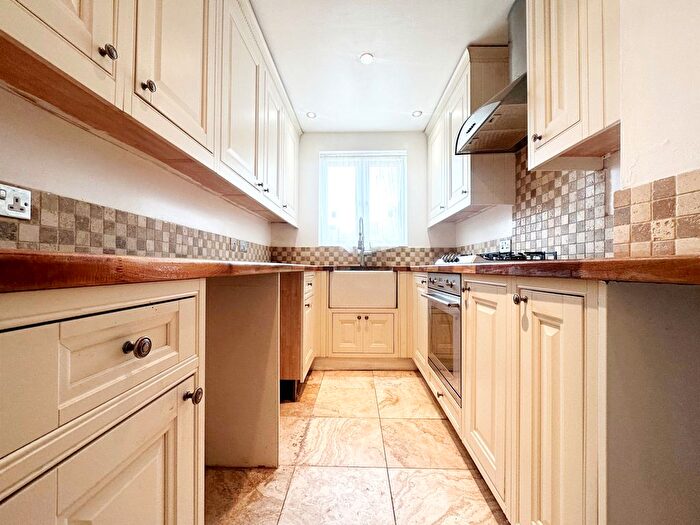 2 Bedroom Cottage To Rent In Sevenoaks Way, Orpington, BR5