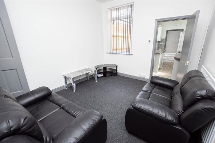 4 Bedroom House To Rent In Dawlish Road, Birmingham, West Midlands, B29