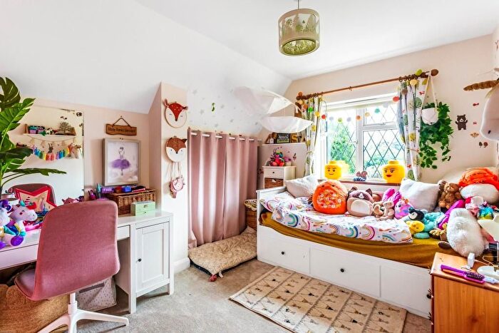 4 Bedroom Detached House For Sale In Oakdene Road, Great Bookham, KT23