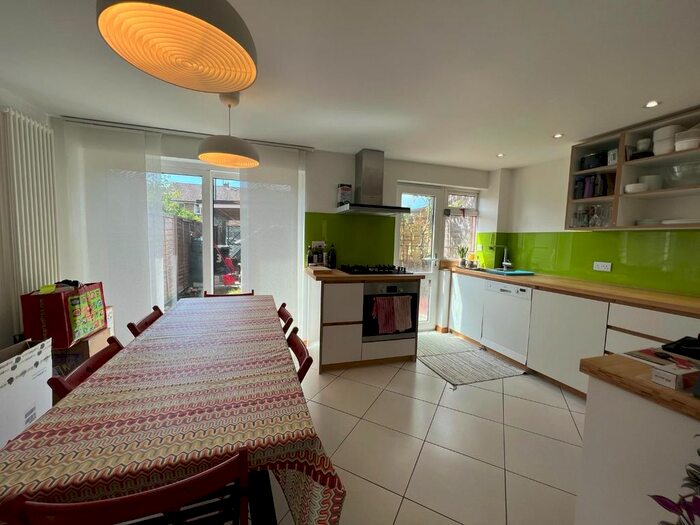 3 Bedroom Terraced House To Rent In Trentham Close, St Werburghs, Bristol, BS2