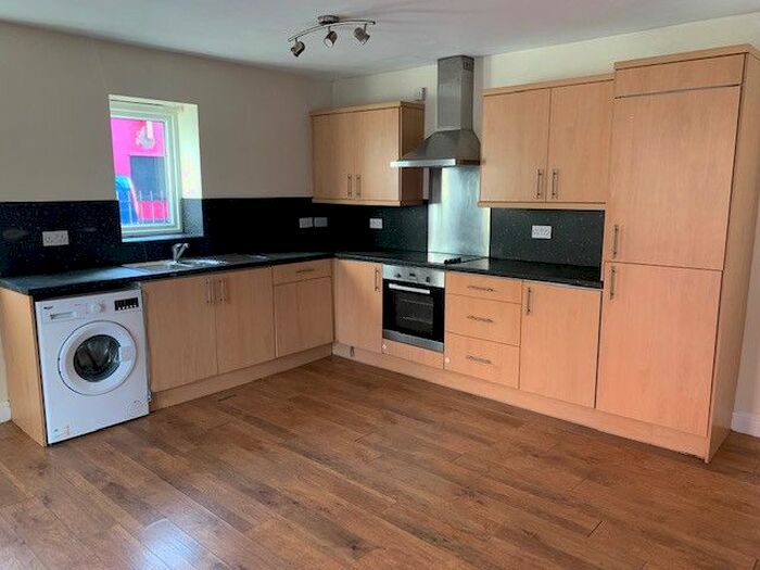2 Bedroom Flat To Rent In The Corner House, Major Cross Street, Widnes, Cheshire, WA8
