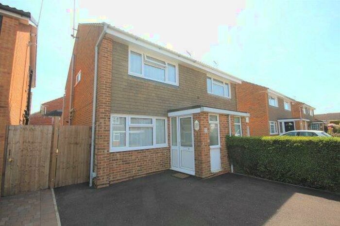 2 Bedroom House To Rent In Sycamore Avenue, Horsham, RH12