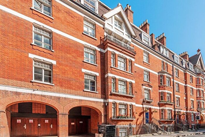 2 Bedroom Flat To Rent In Gilbert Street, London, W1K