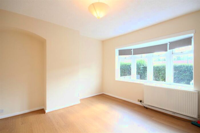 3 Bedroom Terraced House To Rent In Westway, East Acton, W12