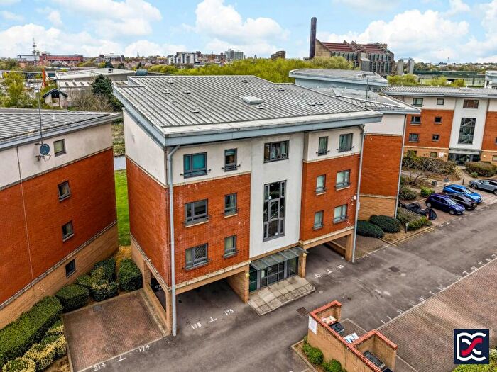 2 Bedroom Flat To Rent In West Cotton Close, Northampton, NN4