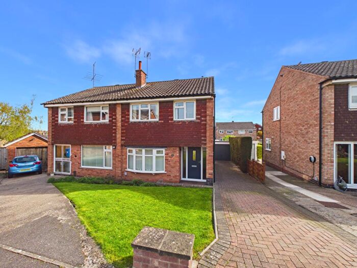 3 Bedroom Semi Detached House For Sale In Ashton Close, Mickleover, DE3