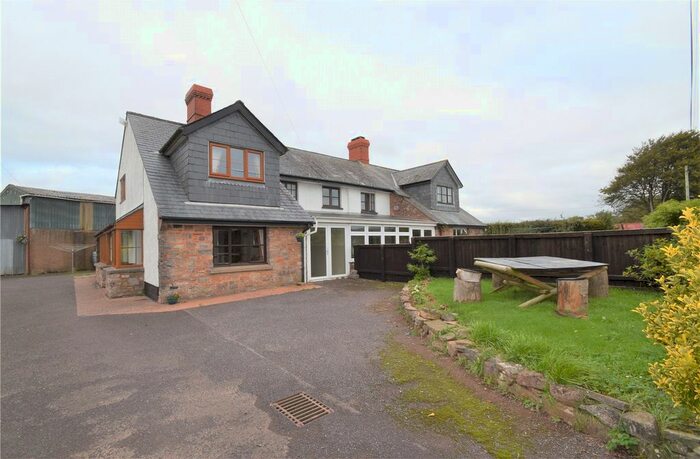 3 Bedroom Semi-Detached House To Rent In Hockworthy, Wellington TA21