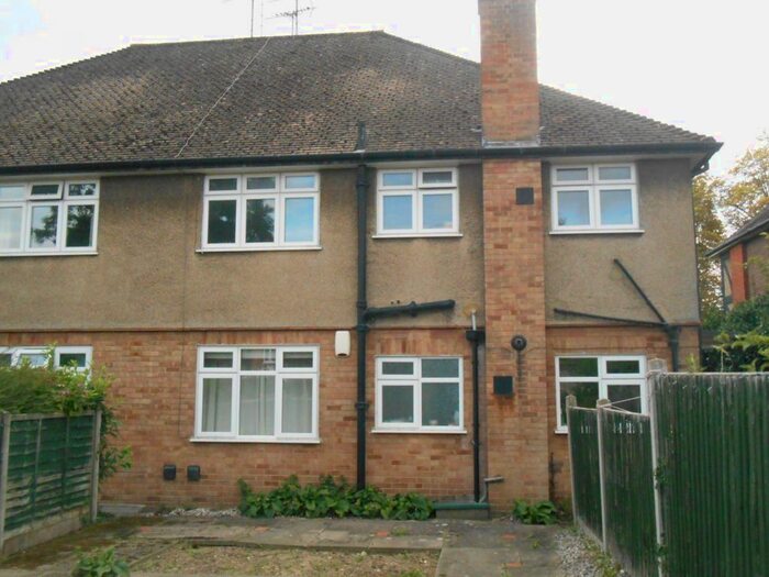 2 Bedroom Maisonette To Rent In Hempstead Road, Watford, WD17