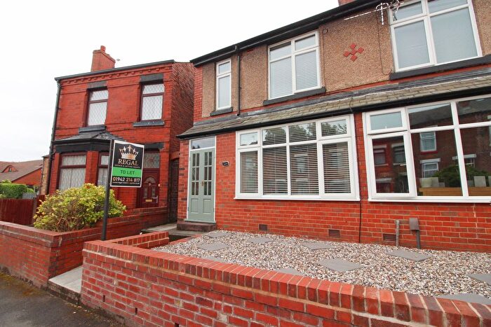 1 Bedroom Flat To Rent In Grove Lane, Standish, Wigan, WN6