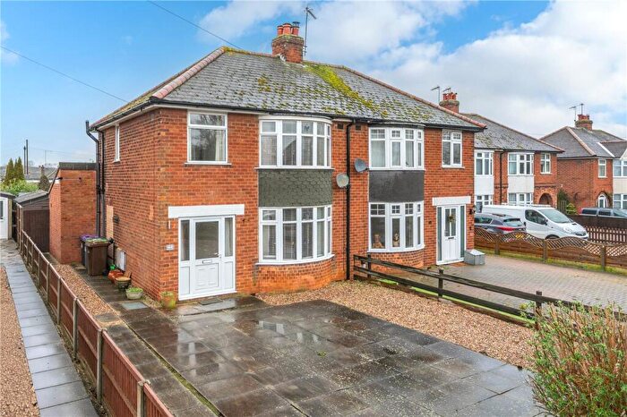 3 Bedroom Semi-Detached House For Sale In North Parade, Sleaford, Lincolnshire, NG34