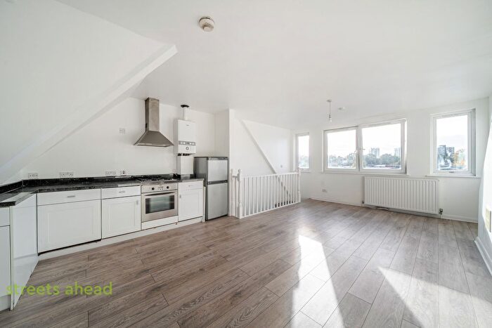 2 Bedroom Flat For Sale In High Street, Croydon, CR0