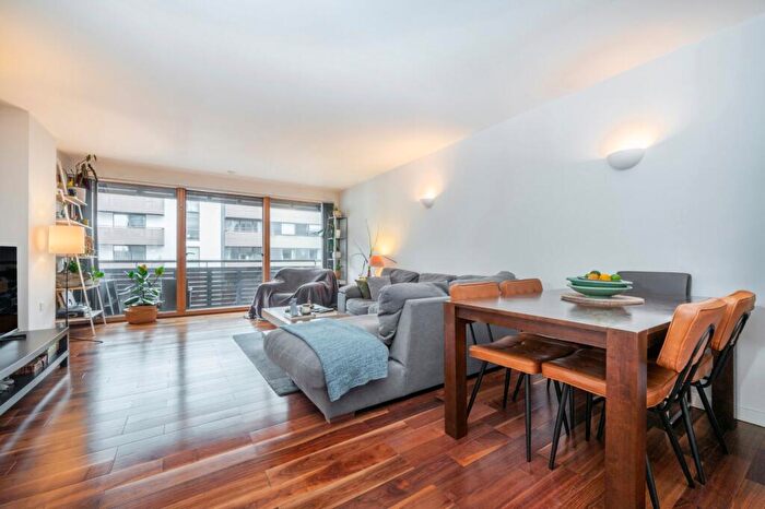 2 Bedroom Flat For Sale In Gainsborough Studios North, Poole Street, N1