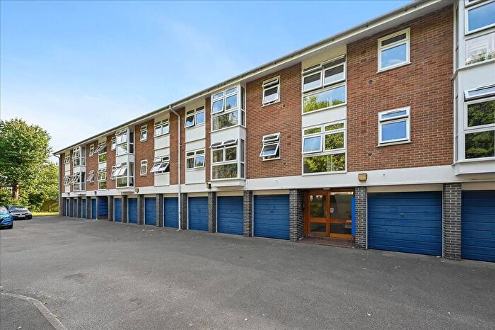 2 Bedroom Flat To Rent In Harriers Close, Ealing, W5
