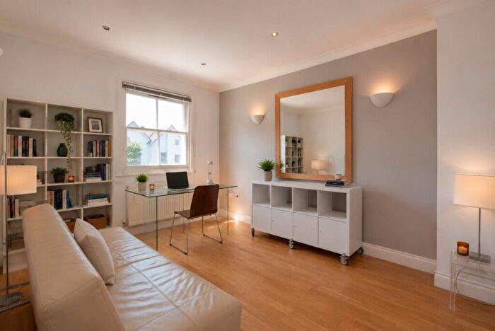 1 Bedroom Apartment For Sale In Hospital Lane, Canterbury, CT1