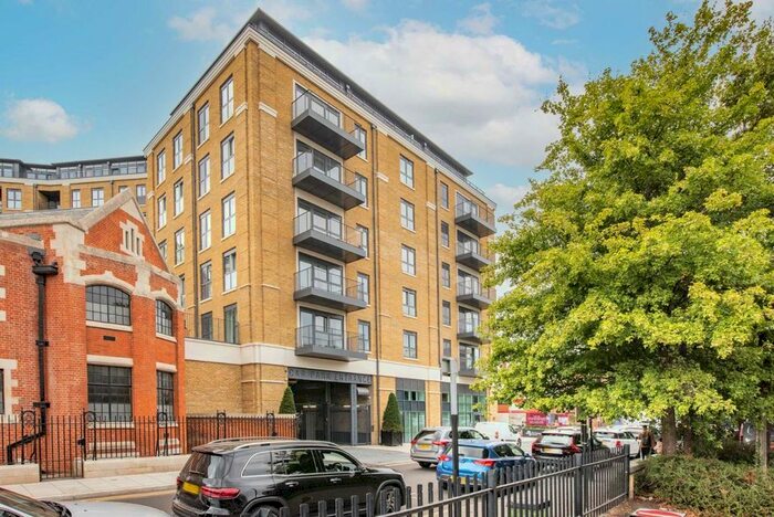 2 Bedroom Flat To Rent In Wheatfield Way, Kingston Upon Thames, KT1