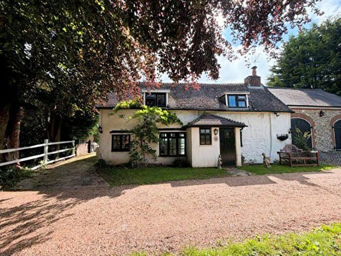 2 Bedroom Property To Rent In Shoreham Lane, Sevenoaks, TN14