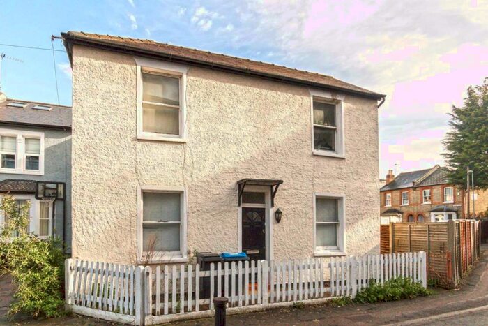 4 Bedroom House To Rent In Grange Road, Kingston Upon Thames, KT1