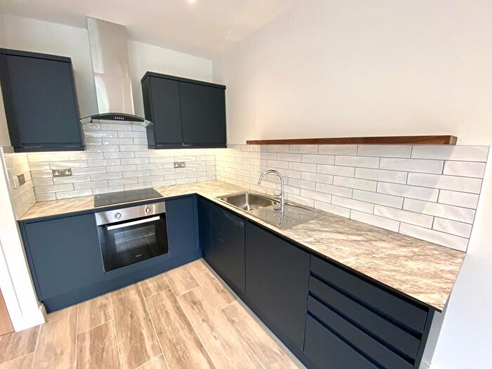 2 Bedroom Flat To Rent In Lapwing Lane, West Didsbury, Manchester, M20