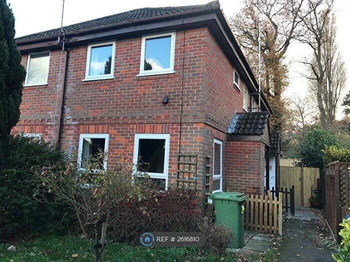 1 Bedroom Semi-Detached House To Rent In Northampton Close, Bracknell, RG12