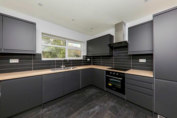 3 Bedroom Maisonette To Rent In Tudor Drive, Yateley, GU46