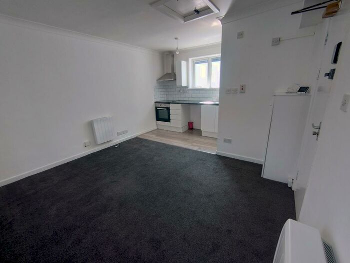 Apartment To Rent In Arthur Road - Southampton -, SO15