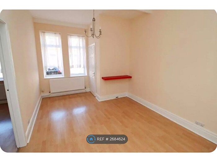 2 Bedroom Flat To Rent In Chandos Street, Gateshead, NE8