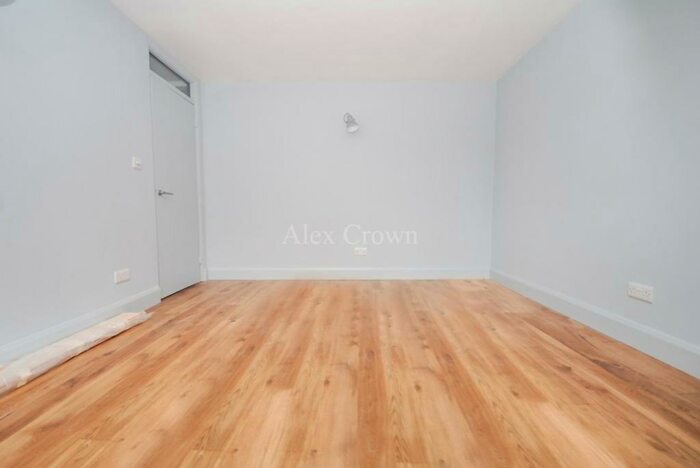 1 Bedroom Flat To Rent In Wray Crescent, Finsbury Park, N4