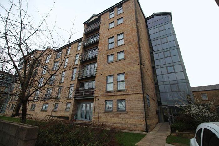 2 Bedroom Flat To Rent In Westbury Fold, Elland, HX5