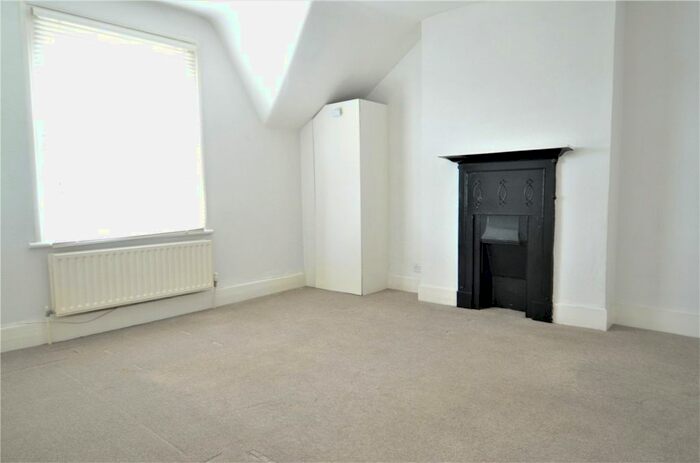 2 Bedroom Flat To Rent In Norwood Road, Herne Hill, London, SE24