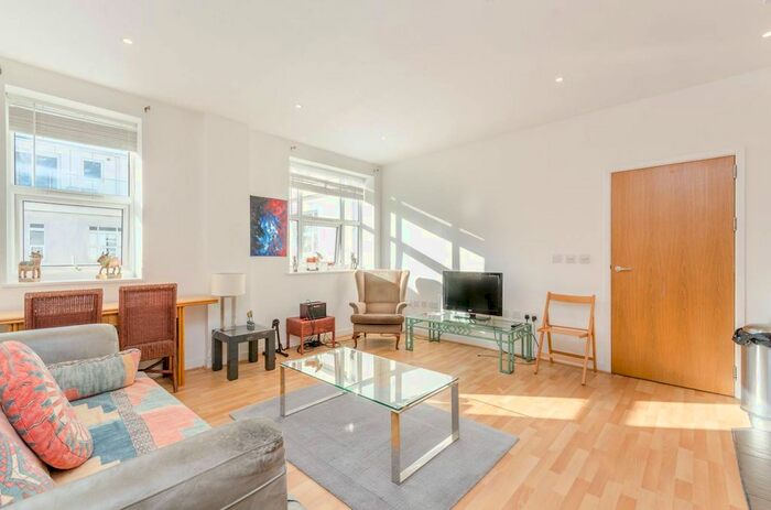 2 Bedroom Flat To Rent In Bromyard Avenue, Acton, London, W3