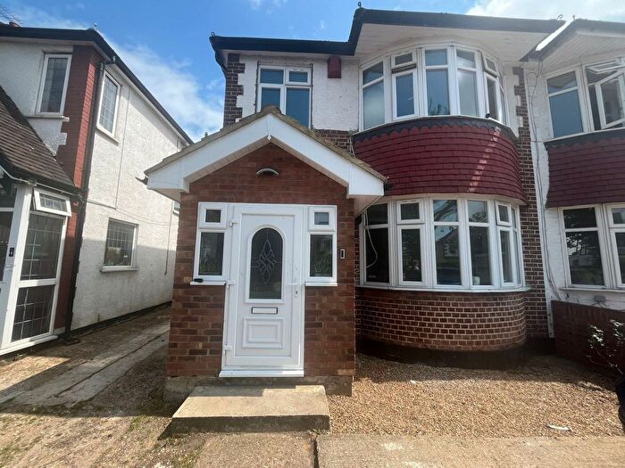 3 Bedroom Semi-Detached House To Rent In Greenford, UB6