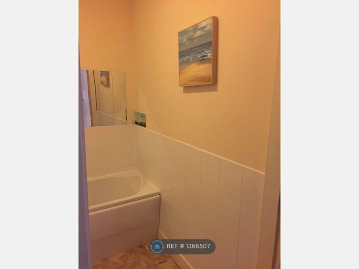 2 Bedroom Flat To Rent In Badger Avenue, Crewe, CW1