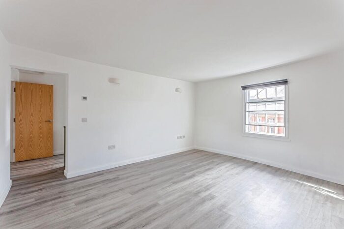 2 Bedroom Apartment To Rent In Victoria Place, Axminster, EX13