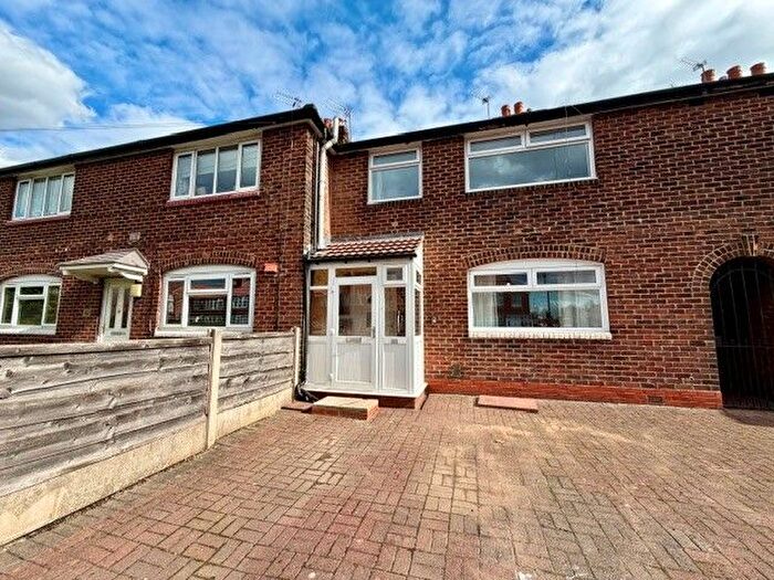 3 Bedroom Property To Rent In Parrs Wood Road, Manchester, M20