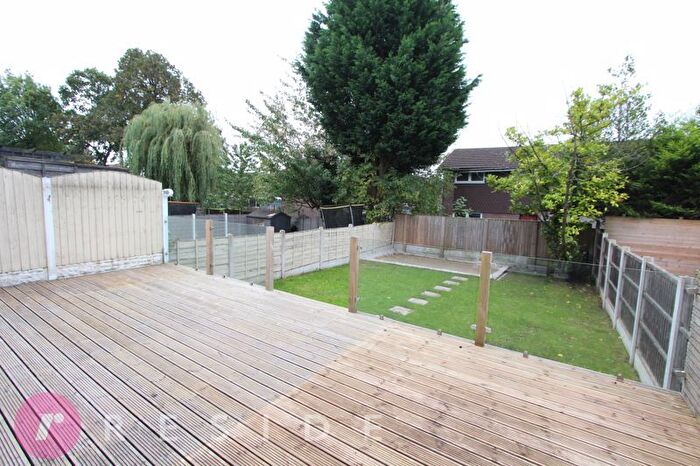 3 Bedroom Semi-Detached House For Sale In Baytree Lane, Middleton, Manchester, M24
