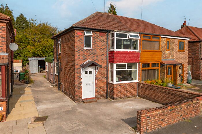 3 Bedroom Semi Detached House For Sale In Baguley Street, Droylsden, Manchester, M43