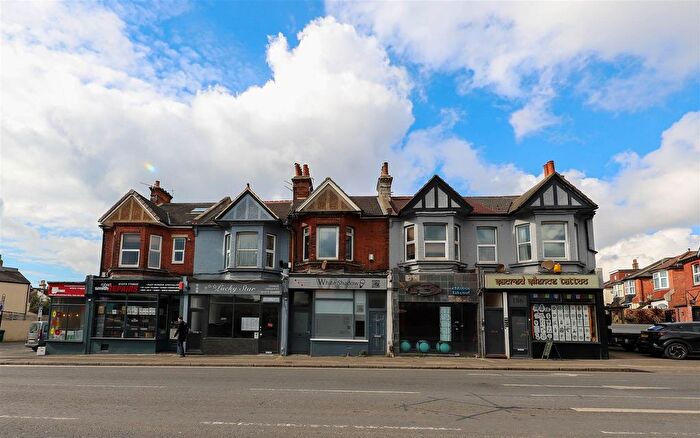 2 Bedroom Flat To Rent In Sackville Road, Hove, BN3