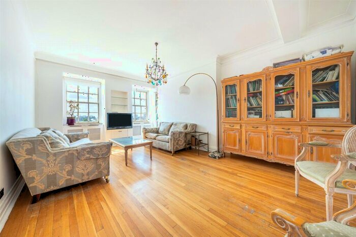 2 Bedroom Flat To Rent In Eyre Court, - Finchley Road, NW8