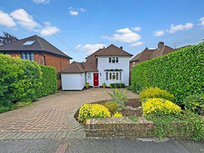 3 Bedroom Detached House For Sale In First Avenue, Amersham, HP7