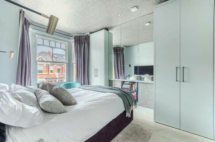 4 Bedroom Flat To Rent In Valetta Road, Wendell Park, W3