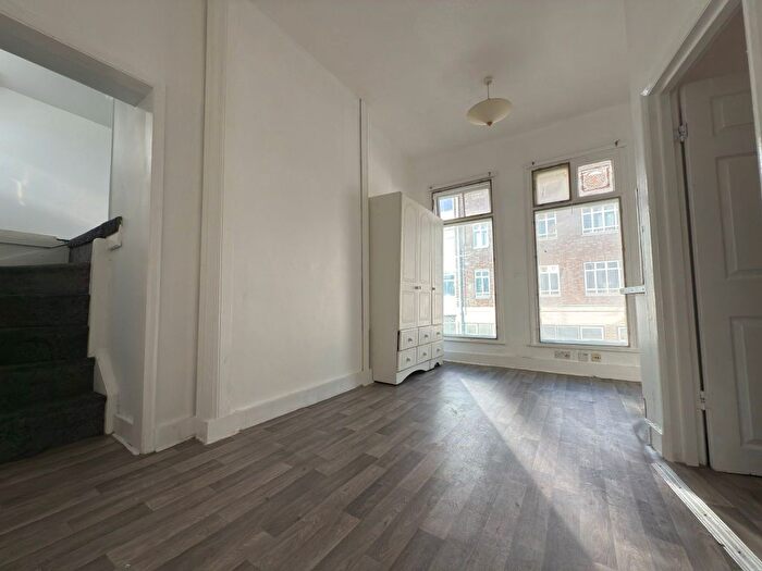 1 Bedroom Flat To Rent In Saint Loyes Street, Bedford, MK40
