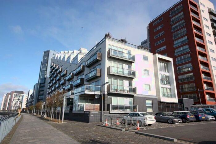 2 Bedroom Flat To Rent In Flat /, Meadowside Quay Walk, G11
