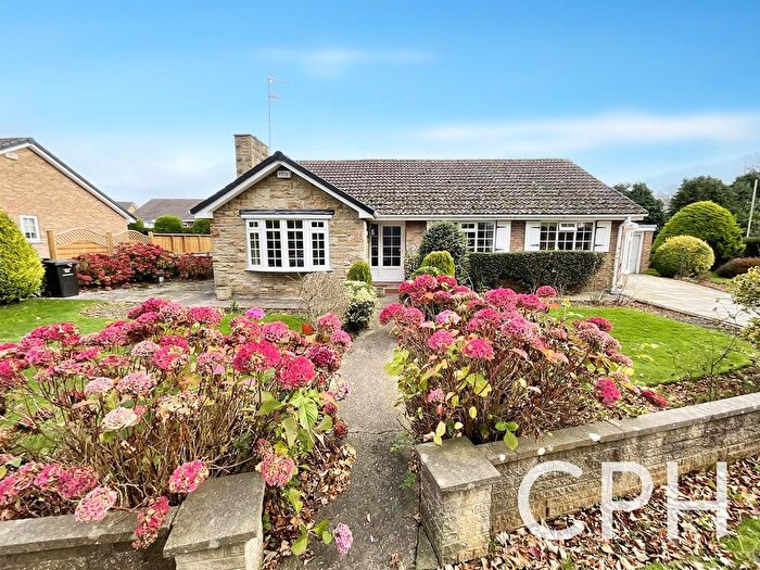 3 Bedroom Bungalow For Sale In North Street, Scalby, Scarborough, YO13