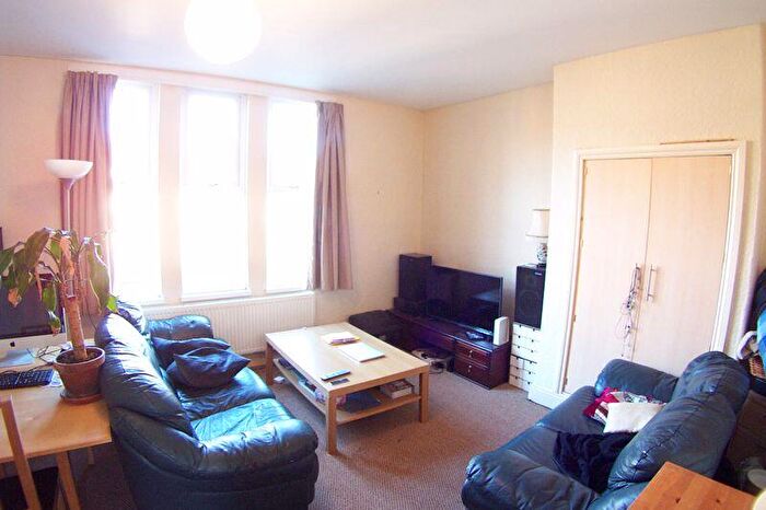1 Bedroom Flat To Rent In Cardigan Road, Leeds, LS6