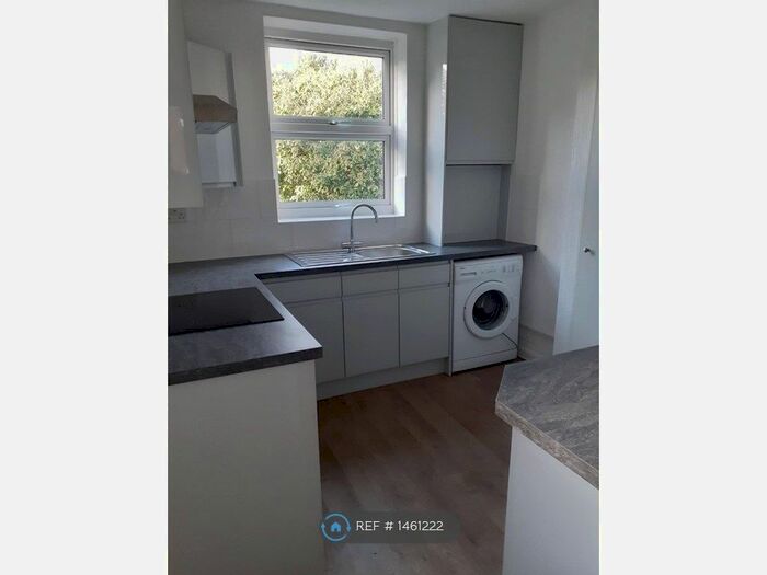 2 Bedroom Flat To Rent In Richmond Road, Exeter, EX4