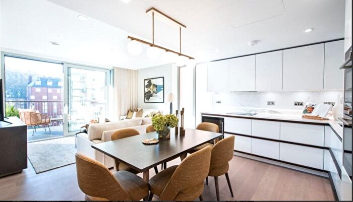 3 Bedroom Flat To Rent In Edgware Road, London, W2