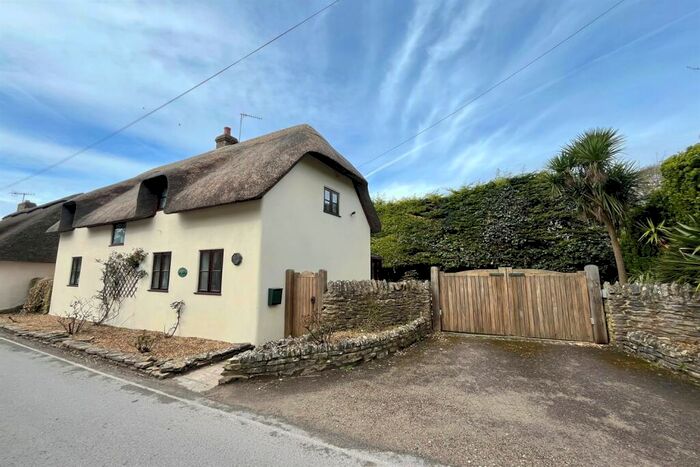 3 Bedroom Detached House For Sale In West Lulworth, BH20