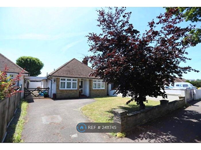 3 Bedroom Bungalow To Rent In Woodwaye, Woodley, Reading, RG5