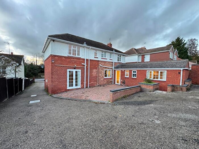 4 Bedroom Detached House To Rent In With Triple Garages - Rothwell Road, Desborough, NN14